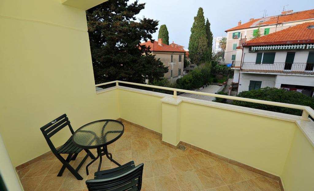 Deluxe Double Room with Terrace